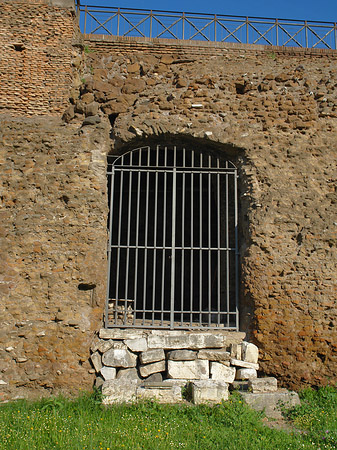 Altes Tor am Forum Romanum - Latium (Rom) (Rom)