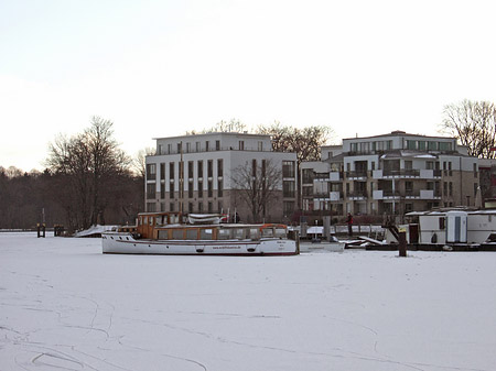 Haus im Schnee - Berlin (Berlin)