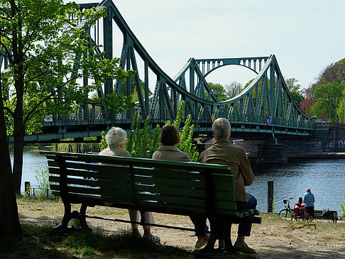 Brücke mit Ufer - Brandenburg (Potsdam)