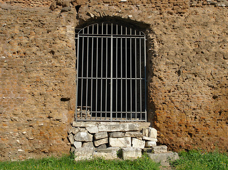 Altes Tor am Forum Romanum - Latium (Rom) (Rom)