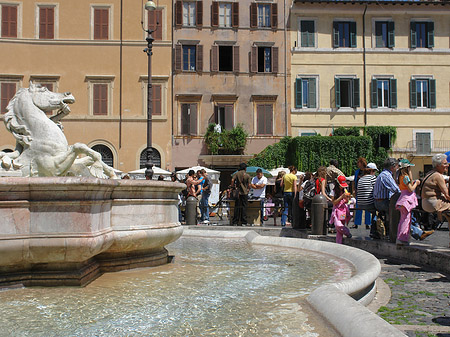 Menschen am Brunnen - Latium (Rom) (Rom)